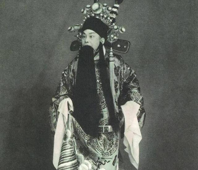 与戏子私奔的第一名媛:她狠心送走5个儿女,缔造了华人