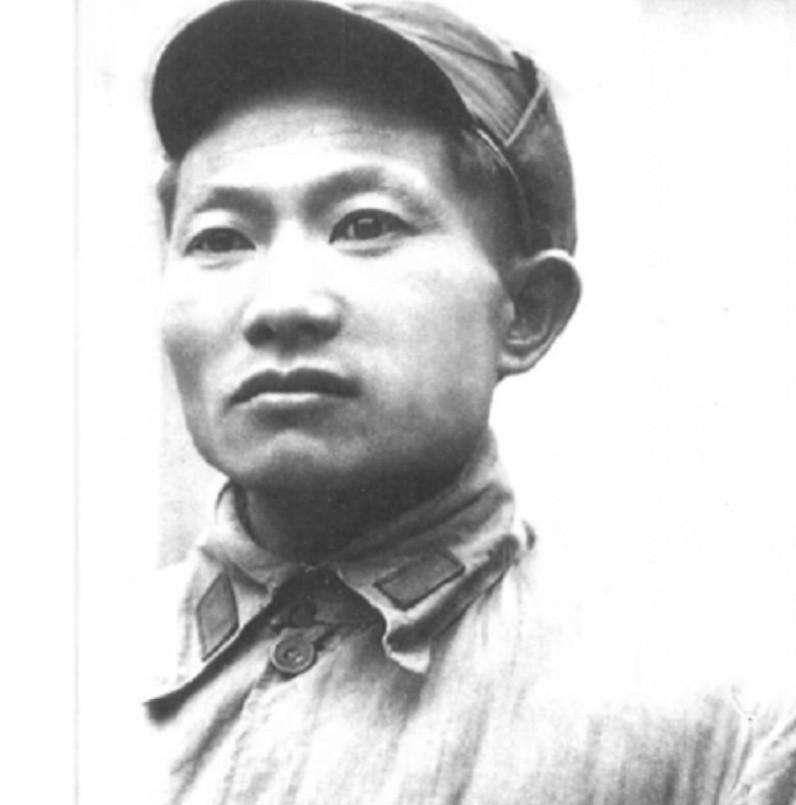 看到那只黑棉鞋后,我军将士顿感不妙——这是政治部主任刘志坚的鞋子!