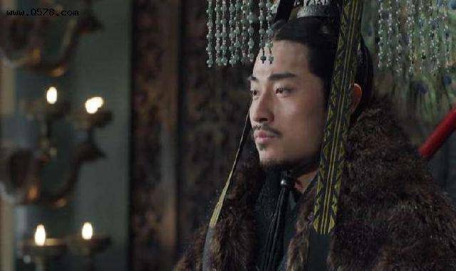 乞伏国仁于是对他麾下的将帅们说道:"苻坚一向自比天高,最后却被自己