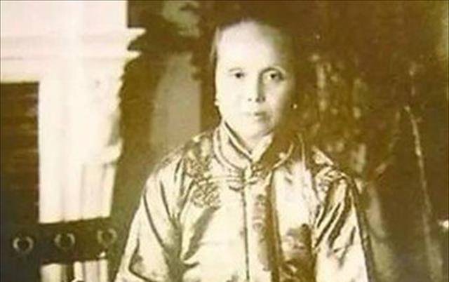 被孙中山拆散婚事,女儿孙婉拒见父亲最后一面,却保留其照片54年