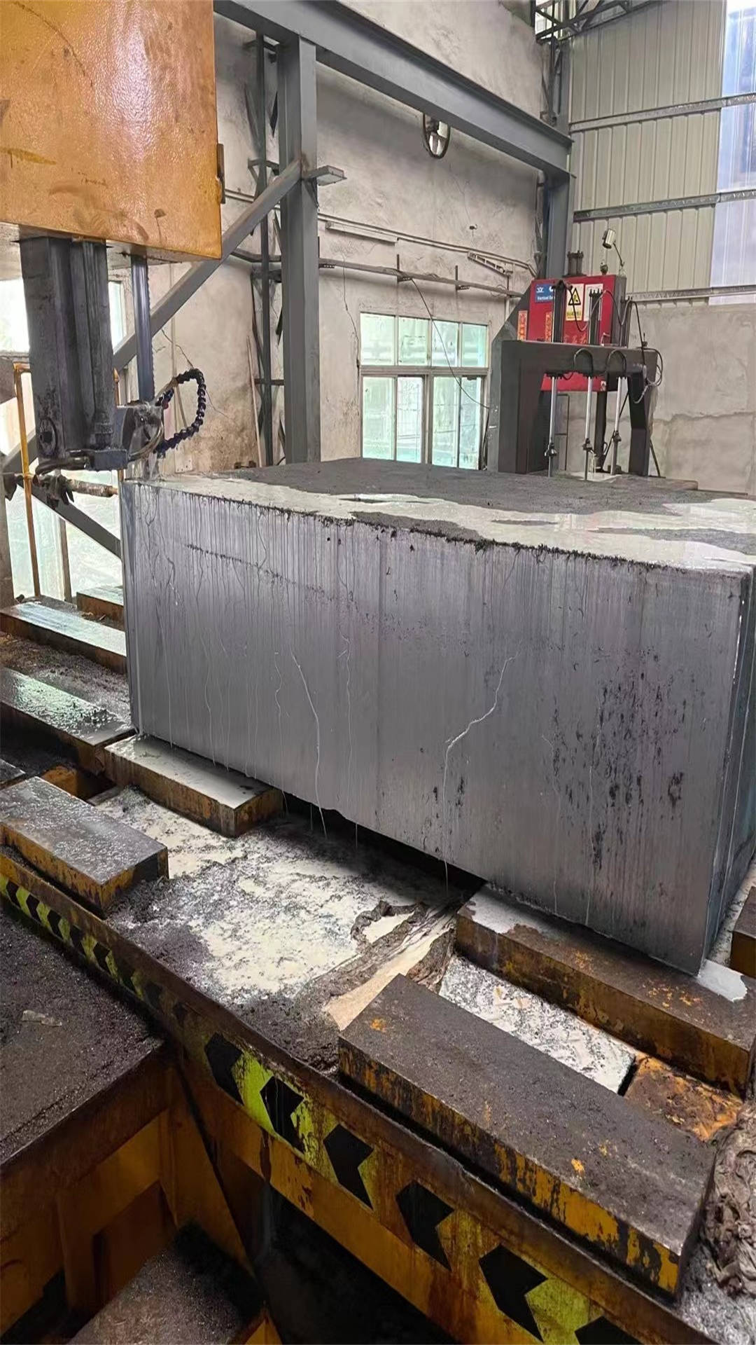 哪种模具钢比较适合做刀_刀具_韧性_硬度