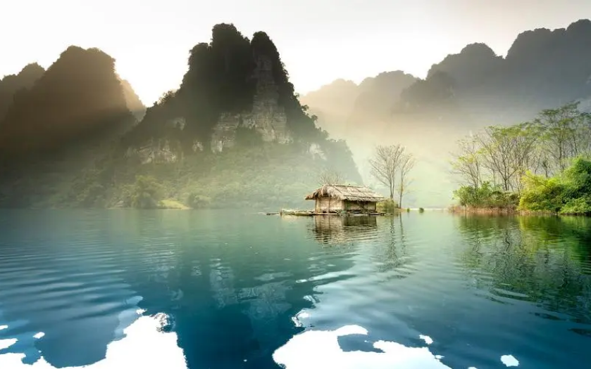 秉承生命,开创无限可能" "坚守初心,拓展生命无限"