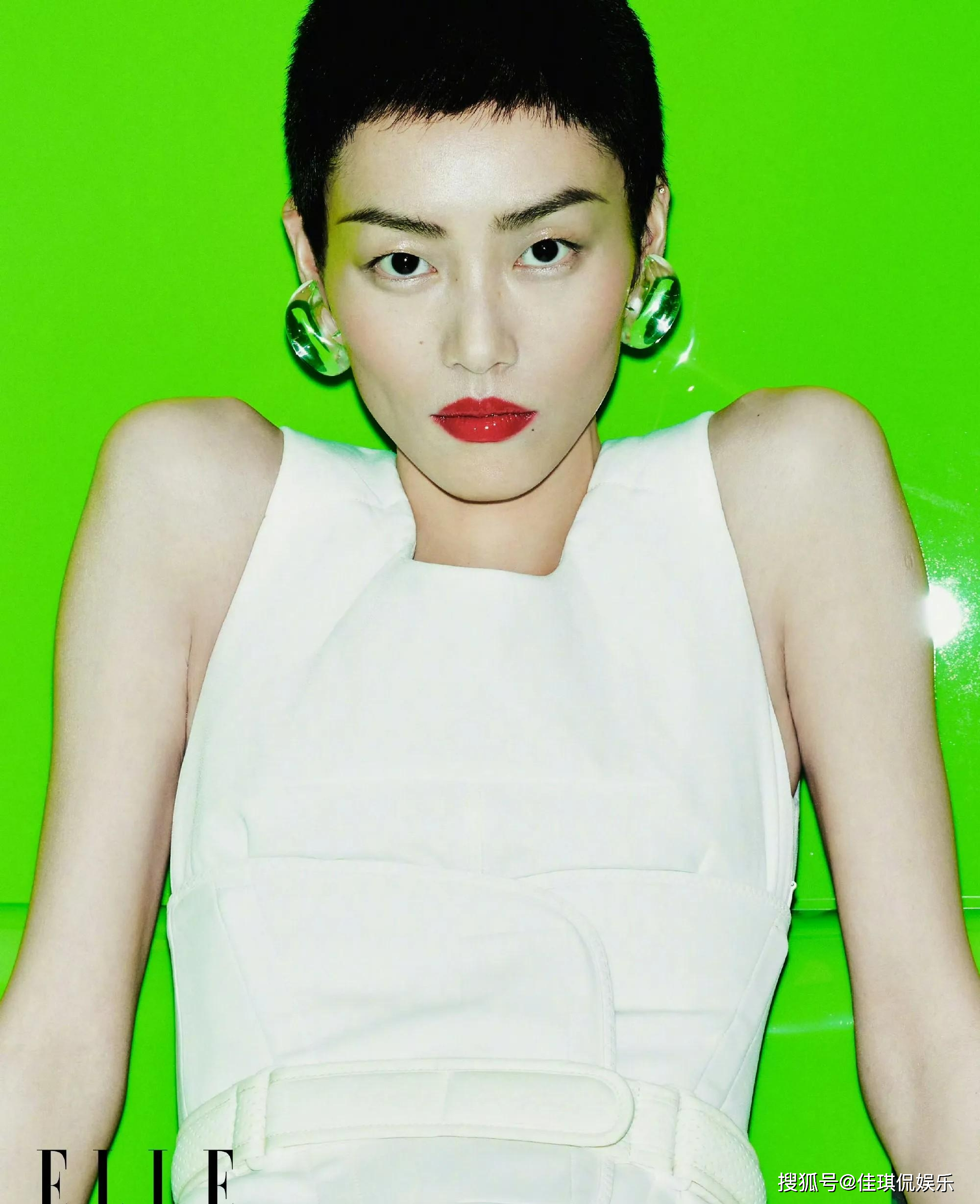 刘雯以寸头造型登《elle》三月刊封面,井柏然都会被吓到的程度!