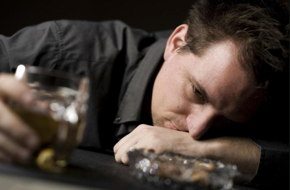 赵勇知道这一切,但他的懦弱让他选择了逃避.