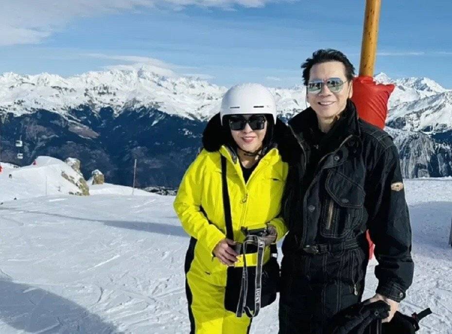 向太一家人滑雪与贝克汉姆合影 孙女向芷颜值惊艳-搜狐大视野-搜狐新闻