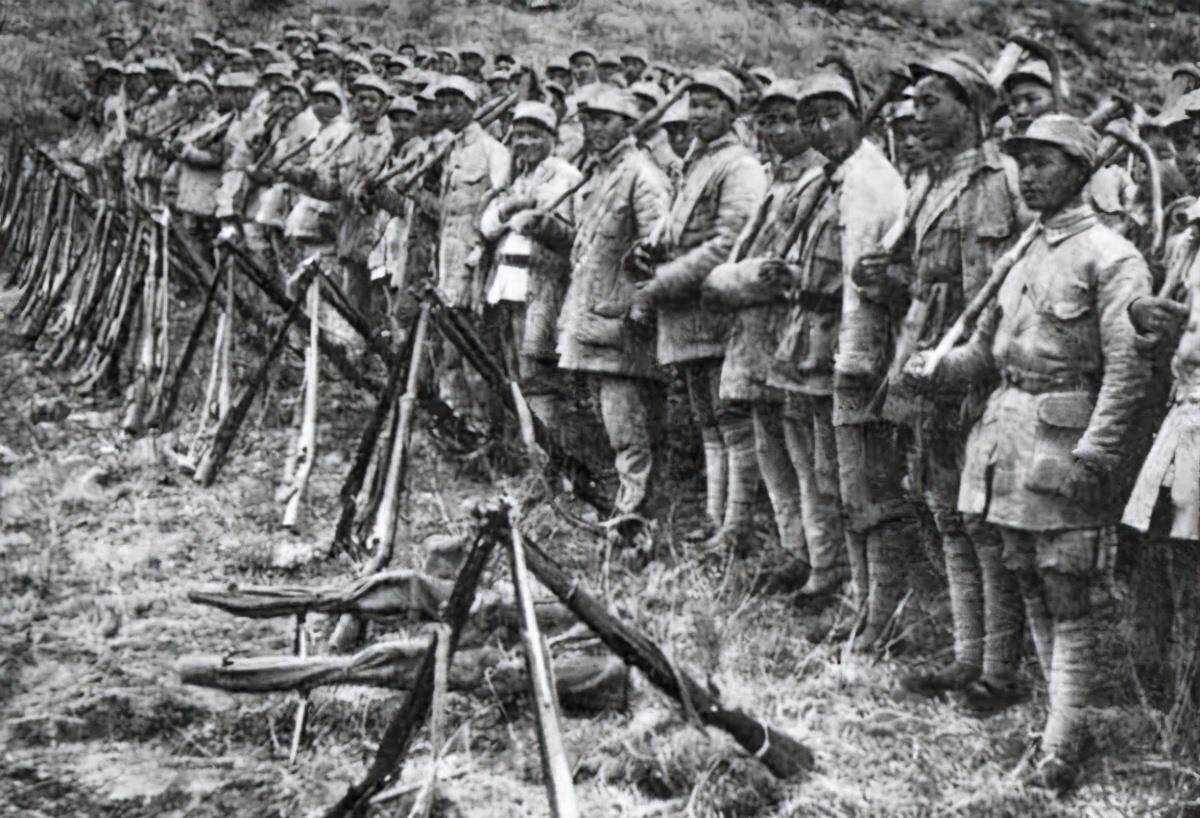 1952年6月,第1军和第3军合并为重装军,担任军长的是谁?