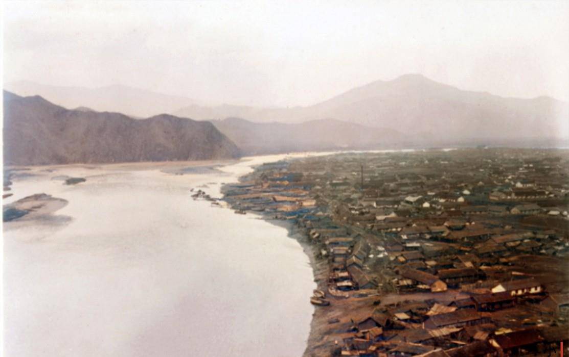 1930年镜头下的通化:淳朴善良的底层百姓,忙碌的浑江河道_街道_民国