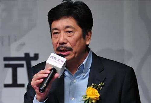 1982年,鲁迅长孙周令飞为了爱情"逃"到台湾,竟以卖爆米花为生_周海婴