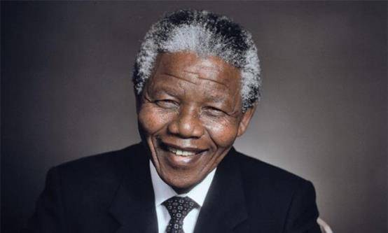 2013年曼德拉的下葬地:4500名人齐聚库努小村,10天哀