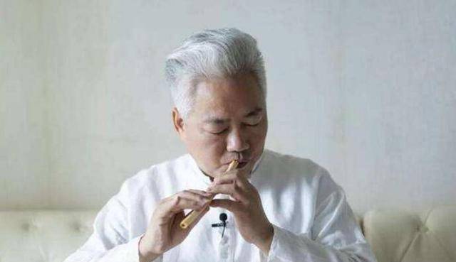 河南一座古墓,出土8000年前"骨笛",考古专家用嘴吹过后大喜_贾湖_遗址