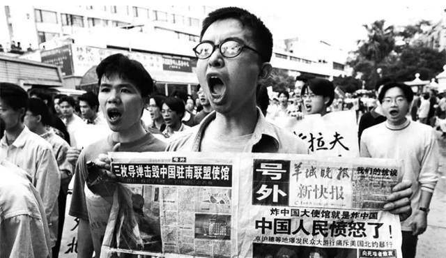 1999年,北约轰炸中牺牲的记者邵云环,今丈夫未娶,儿