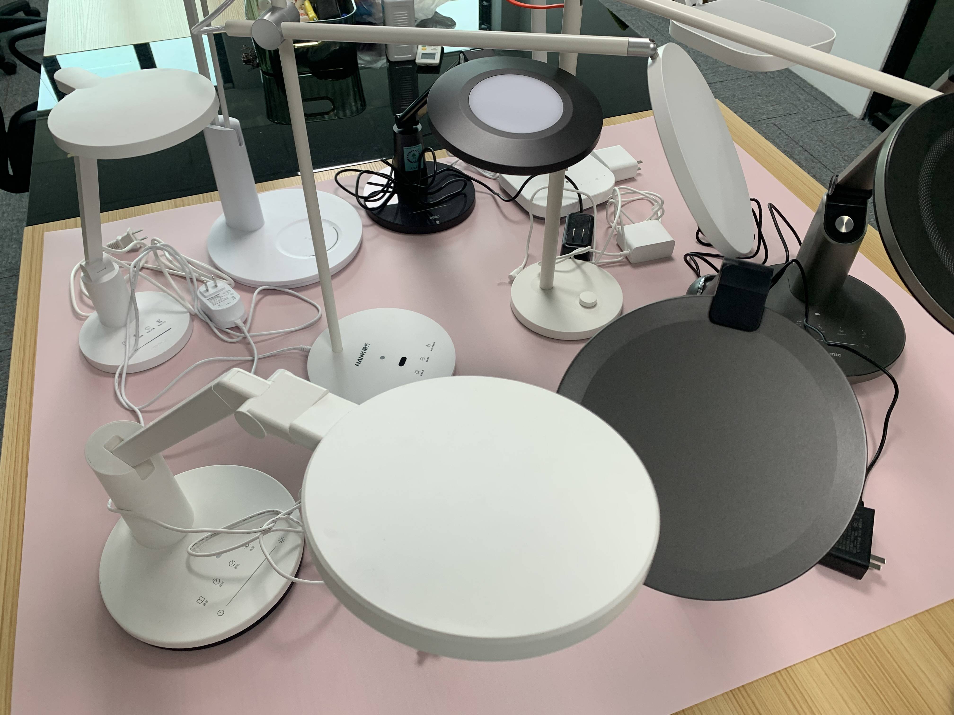 护眼台灯哪个品牌更好用?五大好用护眼台灯大爆料!