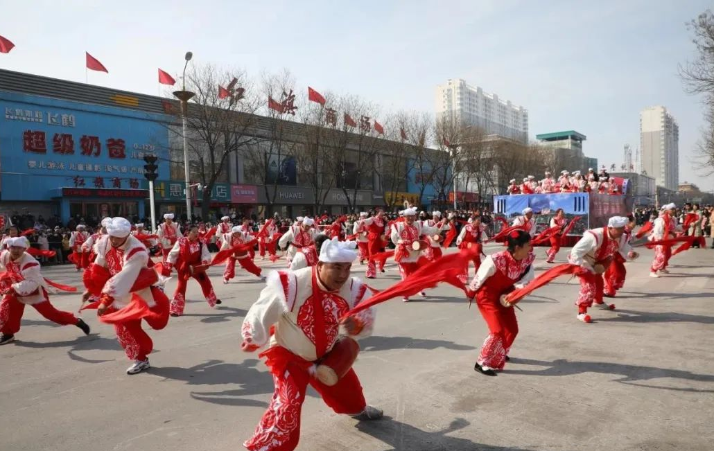 走街红火接地气 文旅融合图振兴——原平市元宵节街头文艺活动异彩