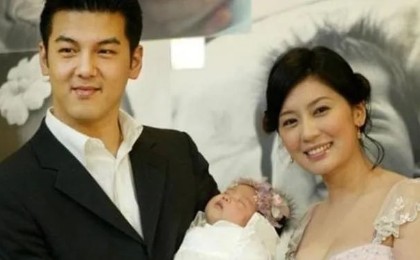 贾静雯拍内衣广告引热议!