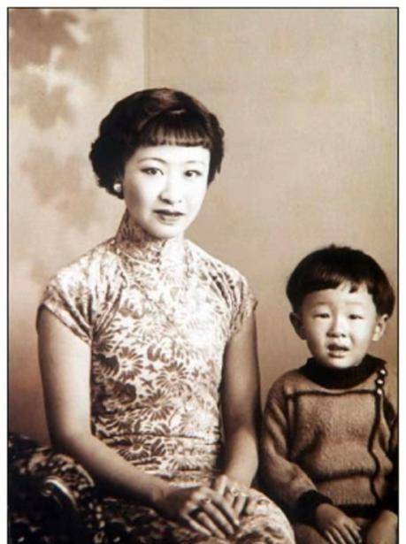 回到祖国后,韫颖打死不肯回到日本,无奈之下,丈夫只能独自在日本学.