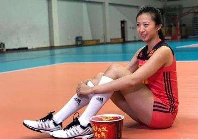 女排180cm的"小蚂蚁":世界杯崭露头角,30多岁担任二传仍单身_丁霞
