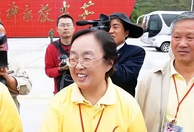 左太北追悼会:三代总理送挽联致哀,儿子沙峰等亲属含泪敬献花圈_左权