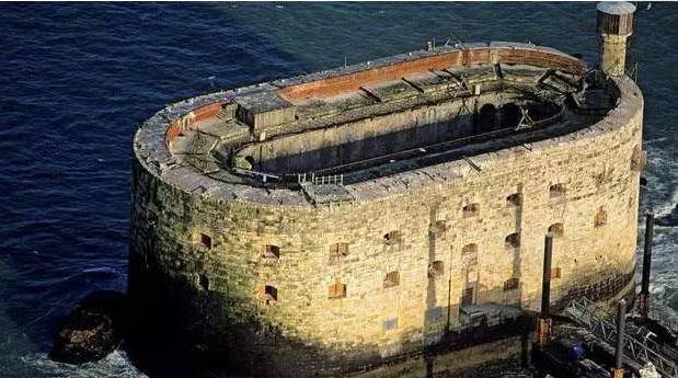 世界上最舒服监狱:没有狱警看守,自由得像度假,却没人逃跑_堡垒_军事