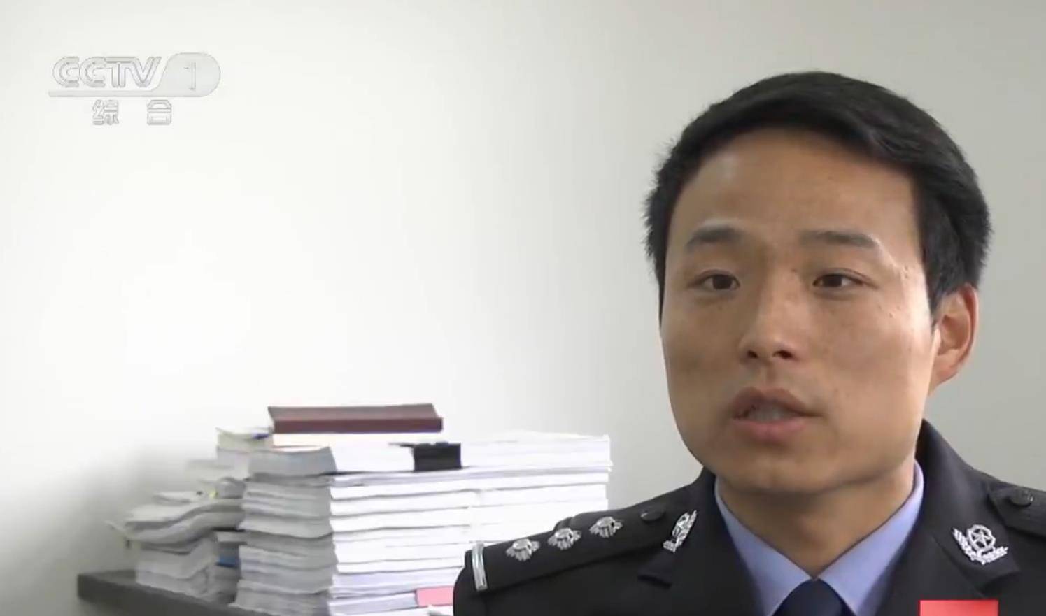 江西两孩姓氏太奇怪,警方惊觉不对,调查发现孩子父亲身份不简单_韩明