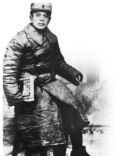 他被任命为八路军军区司令员,却惨遭拒不交权的前任