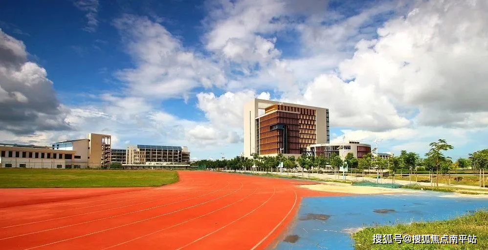 海南热带海洋学院,三亚学院61初高中:丰和学校,华侨中学,三亚市一中