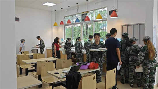 然而,随着智慧食堂的兴起,中小学生的饮食健康得到了更好的保障.