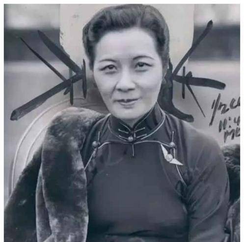 四人葬在美国同一座墓地_宋美龄_蒋介石_宋庆龄