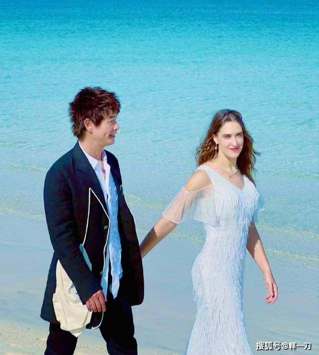 娶小24岁俄罗斯女钢琴家,女方身材高大长相异域_爱情_年龄_国界