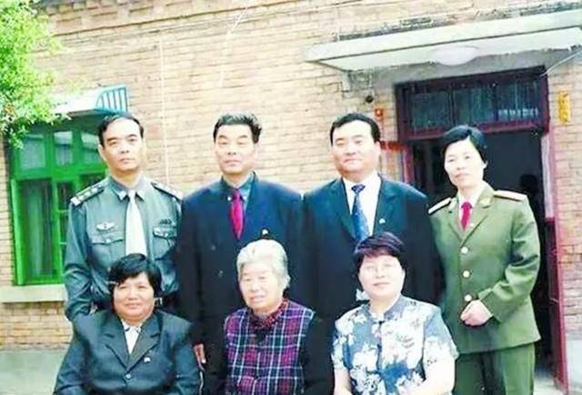 焦裕禄妻子徐俊雅:教育子女不搞特殊化,不要接受别人送的礼物_工作