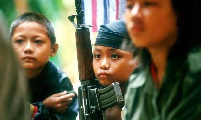 原创金三角大佬12岁双胞胎成军队老大金三角上帝军始末