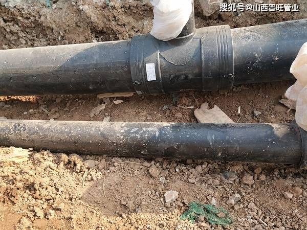 200pe钢丝网骨架管和pe电熔异径三通太原万柏林160pe钢丝网骨架管施工