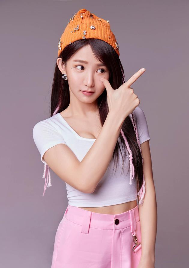 郭书瑶更大赞她吹弹可破的皮肤和绝美侧颜,大家也一致认为,她的气质真