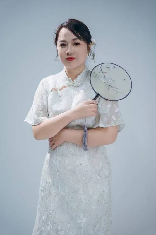 宁宁魅力无限时尚新宠儿携手合作共创时尚辉煌