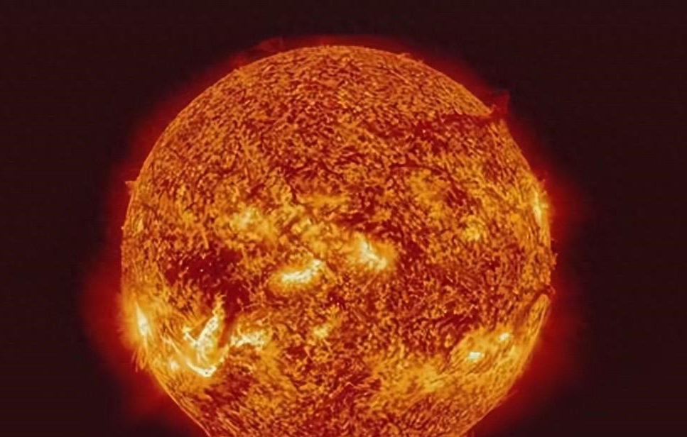 太阳1秒损失426万吨质量,地球会离太阳越来越远吗?