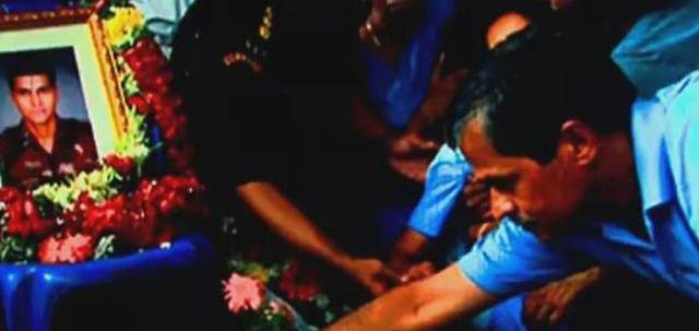 恐怖分子见人就杀,整座城市如同人间炼狱_孟买_火车站_泰姬玛哈