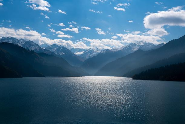 新疆旅游必玩景点介绍!_那拉提_风景区_全世界