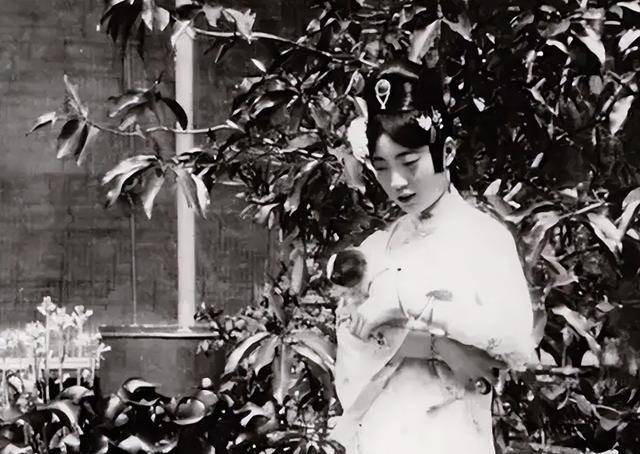 原创婉容被溥仪关在猪圈10年被救时她说的一句话让人心酸不已