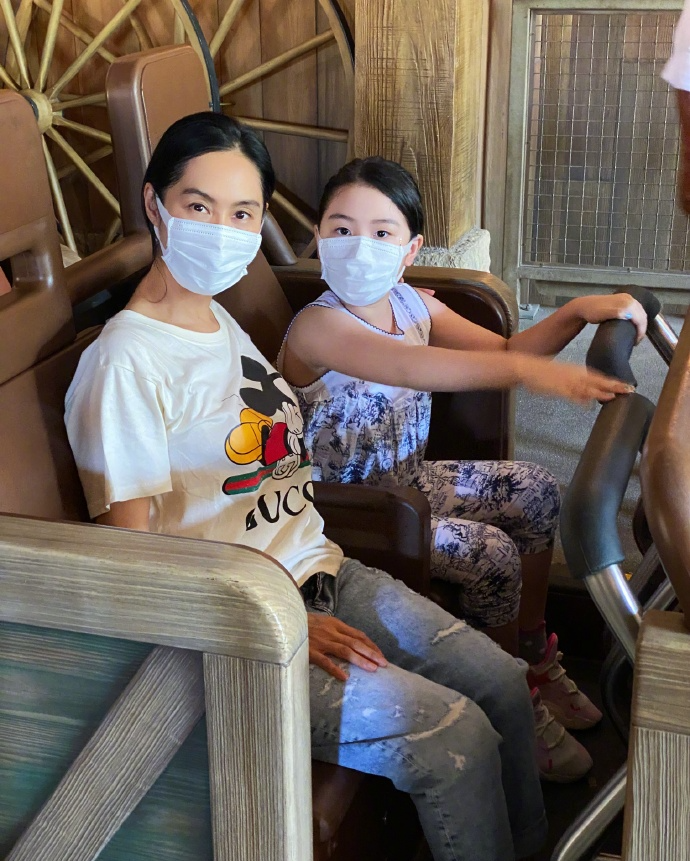 女儿滔滔不绝,刘嘉玲:我和梁朝伟商量好做丁克族_小孩_黄贯中_节目