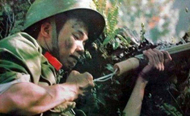 原创22岁战士何以成为军中传奇英雄他只身闯入敌阵后做了这些事