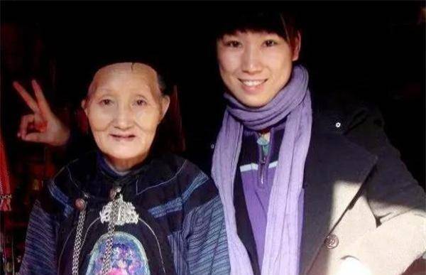 压寨夫人杨炳莲电脑技术恢复18岁样貌其长相网红都比不过
