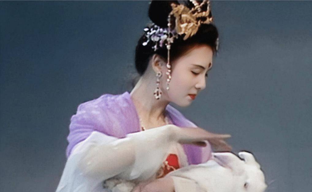 原创还记得西游记的嫦娥吗一生只演了一部戏靠经商身价过亿
