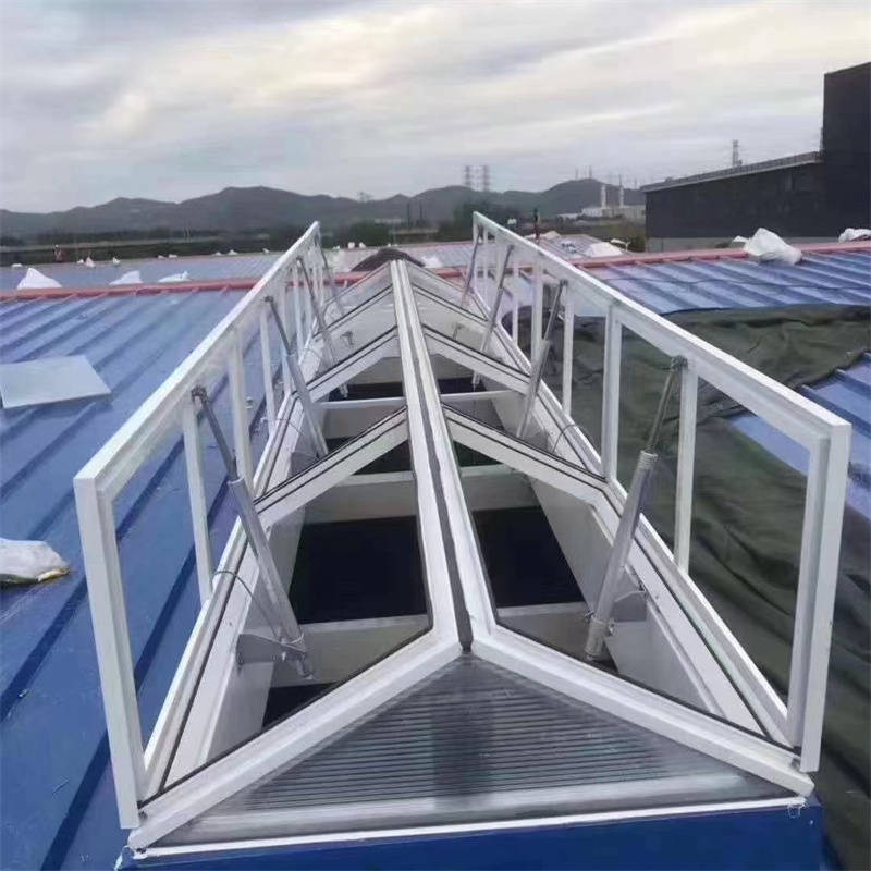 想象一下,当火灾发生时,浓烟滚滚,视线模糊,此时消防排烟窗就像是一道