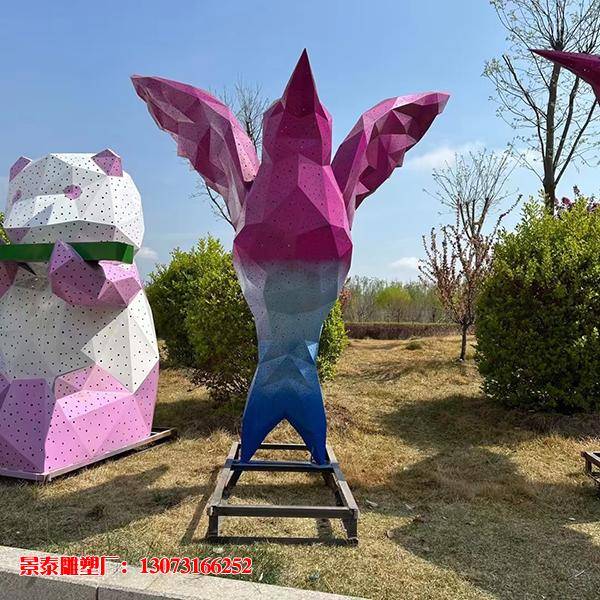 充满动感的不锈钢几何板块拼接动物雕塑摆件_艺术_形象_的设计
