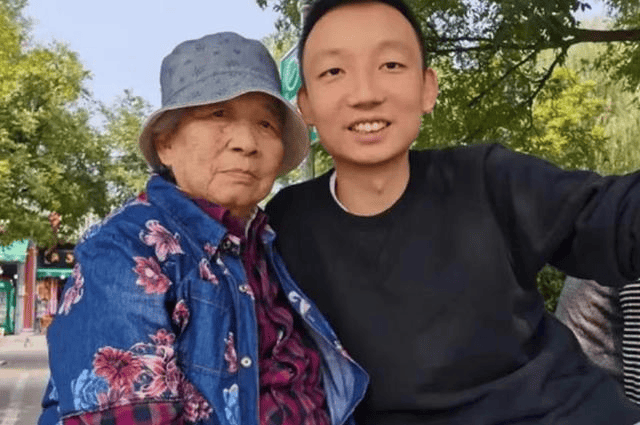 姚策离世三年许家人伤心杜新枝到江西更新视频熊磊热情招待