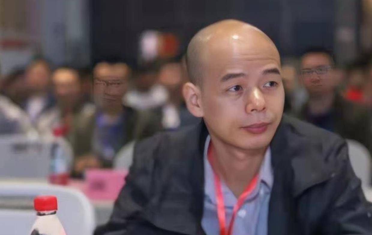 原创林勇为报南海撞机之仇率8万红客攻陷白宫网站插上五星红旗