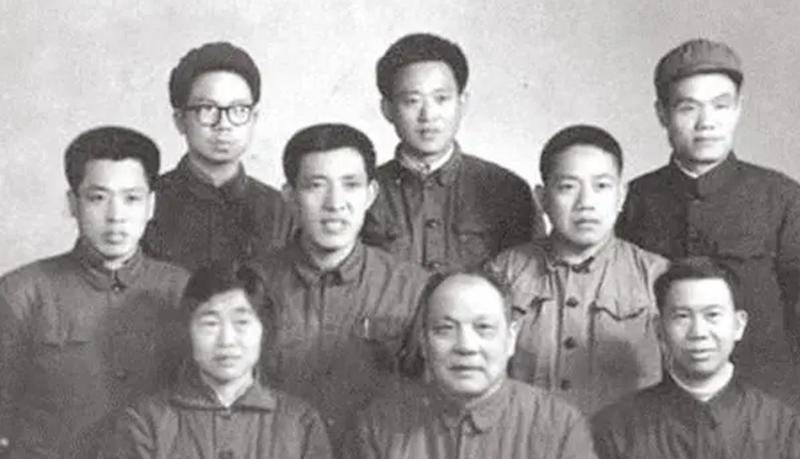 他曾担任农垦部副部长,50岁授少将,女儿是中校,女婿是上将_姜齐贤