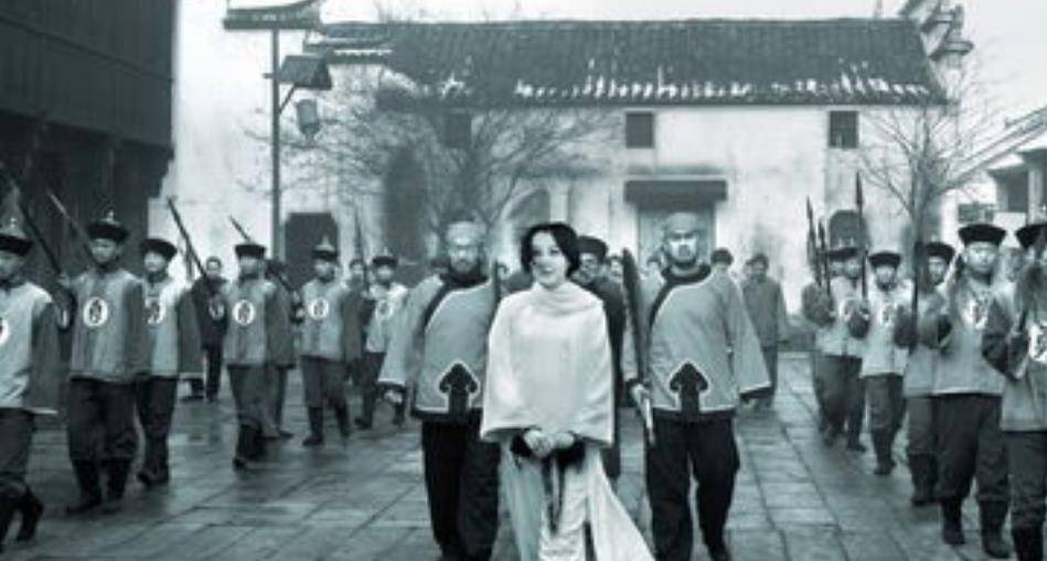 原创秋瑾遇难后无人敢收尸儿女被人悄悄收养长大后十分出色