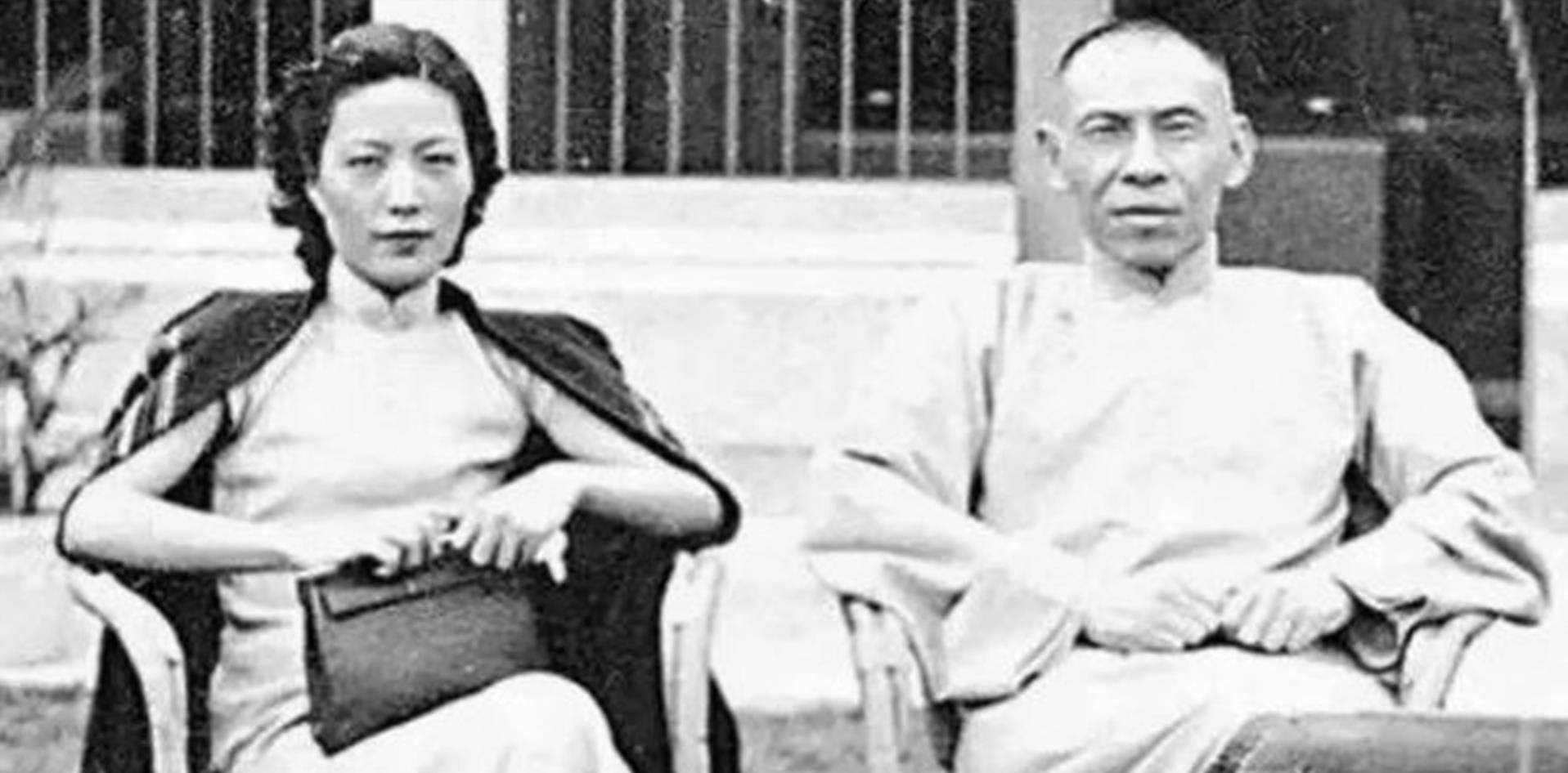 生活,在这样的情形下,她们依旧竭尽全力地将没有成年的子女供养读书