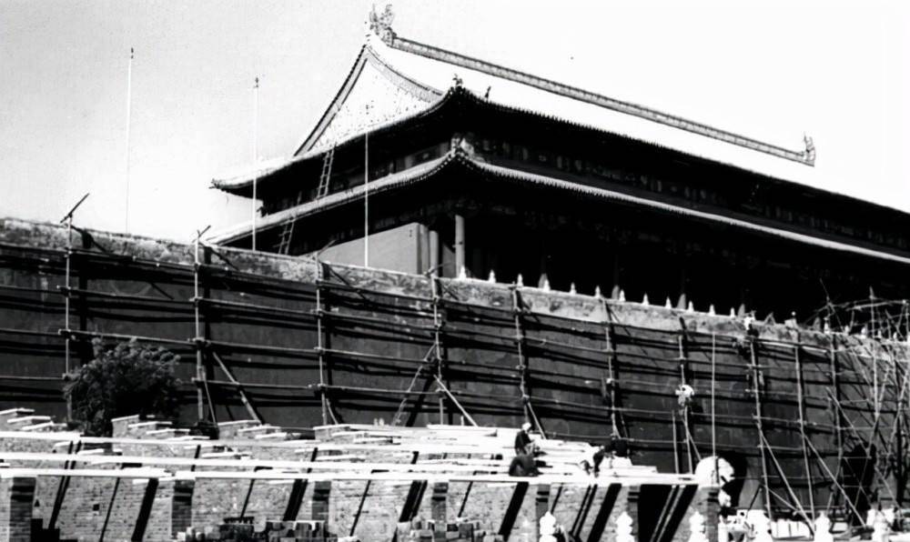 1969年中央下令重建天安门这座历经600年风霜的城楼发生了什么