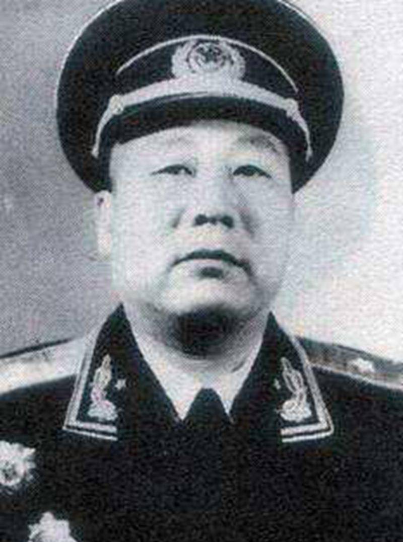 他曾担任海军航空兵司令员,42岁授少将,儿子也是少将_曾克林_工作